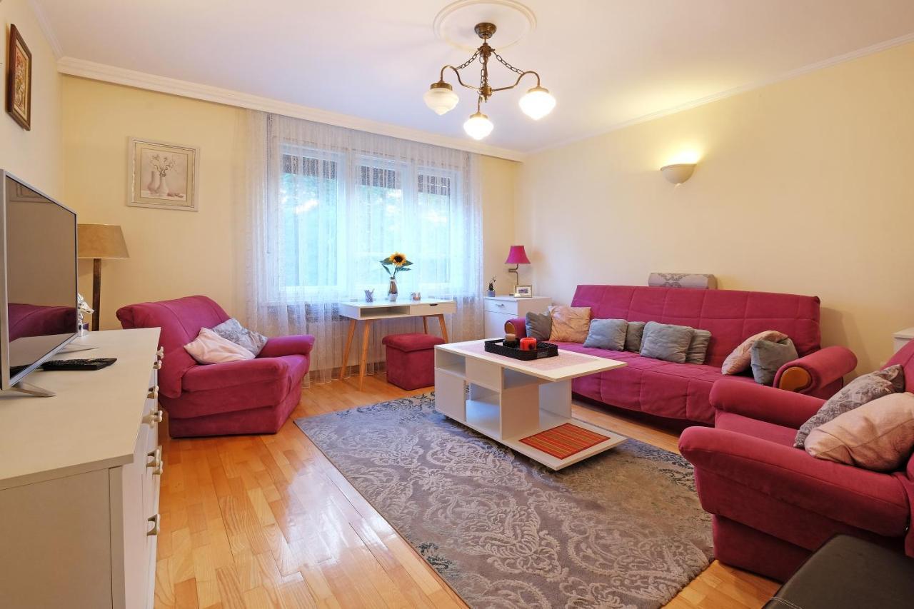 Paradise Starry Suite-City Center Belgrado Esterno foto