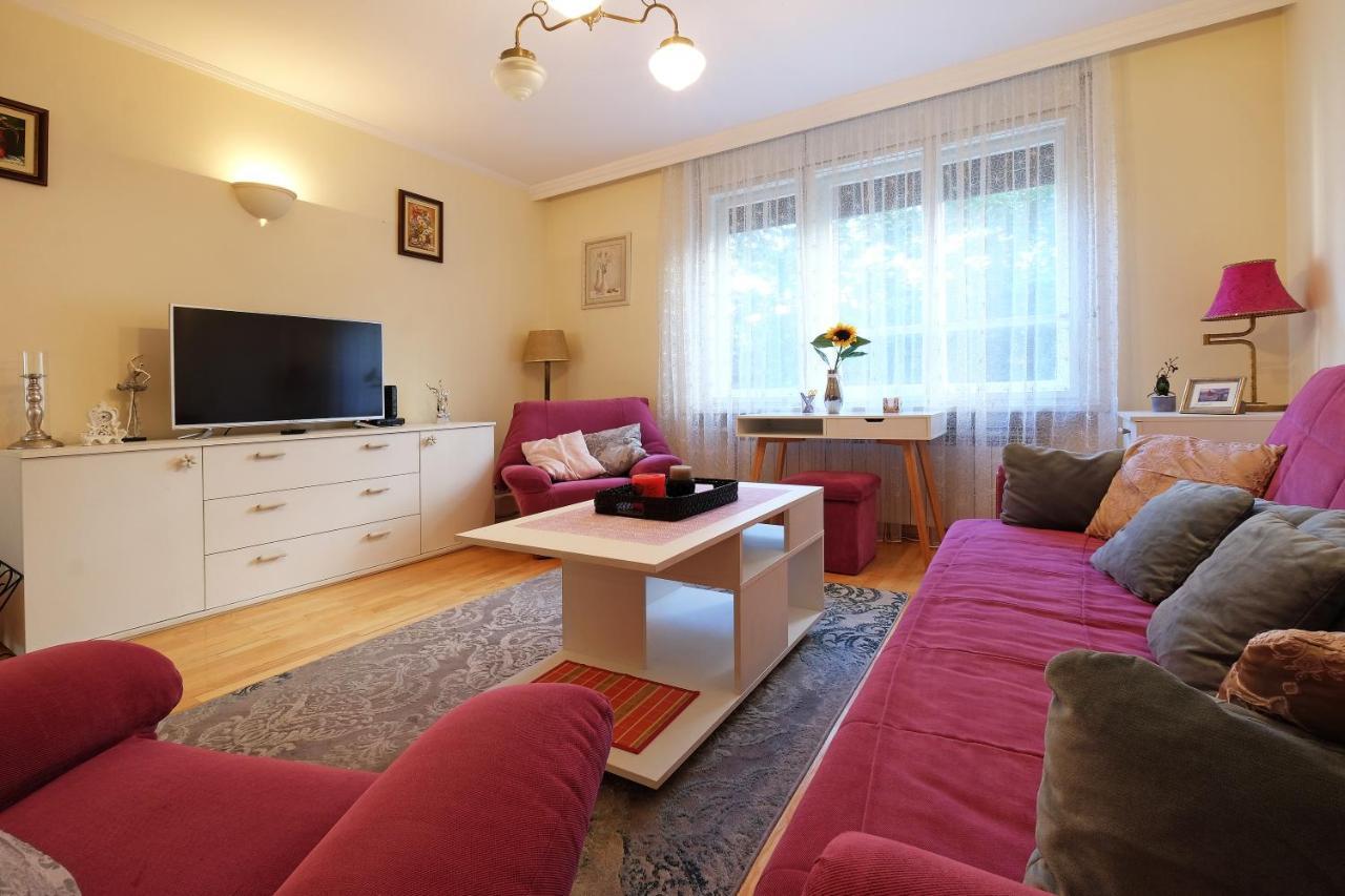 Paradise Starry Suite-City Center Belgrado Esterno foto